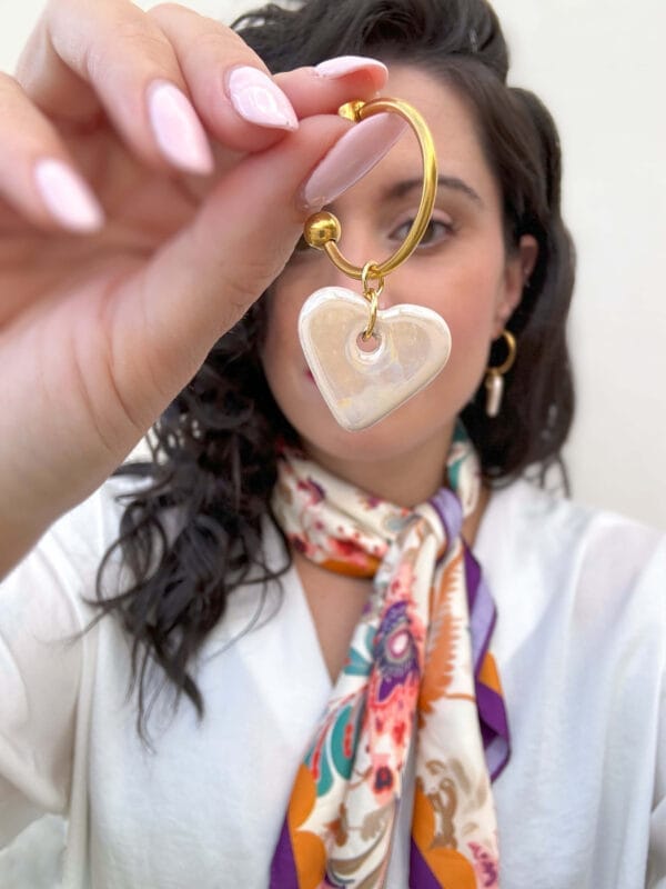 Pendientes Corazón de Milán Blanco Nácar - Imagen 6